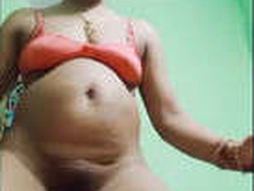 Desi bhabi in nude update part 2: BJ and dancing