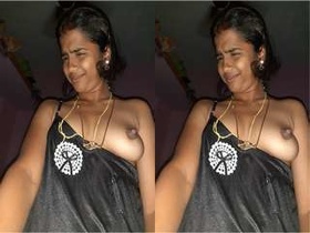 Exclusive recording of Tamil wife's bathing session with husband