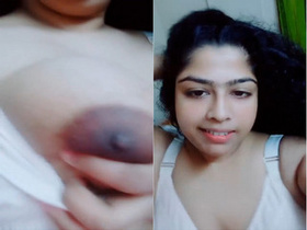 Amateur desi girl flaunts her big ass and tits in exclusive video