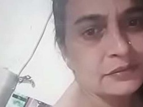 Desi aunty enjoying sex with her lover