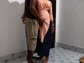 Desi sex video of a bhabhi getting her chut lund satisfied
