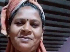 Naughty bhabhi takes nude selfies for her lover