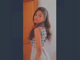 Lankan girl flaunts her big tits and pussy in hot clip