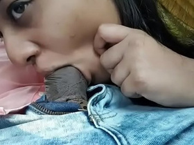 Aunty flaunts her sexy abs and boobs