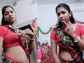 Princess Rakhi's belly button dance is sure to make you drool