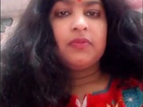 Aunty gets naughty in this steamy video