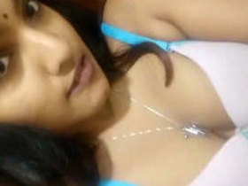 Beautiful girl shows off in Tamil video