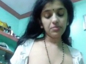 Indian wife's mature body on full display in cheating sex video