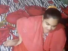 Randi's Indian bhabhi gives a seduced blowjob
