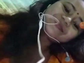 Desi girl's nude selfies from home quarantine
