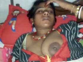 Desi sex video featuring hot Bhojpuri girl