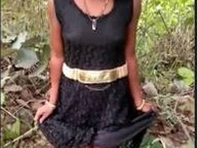 Local randi gets naughty in the open air