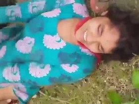 Bangladeshi outdoor group sex video with sexy Bengali women