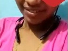 A cute Indian girl flaunts her big boobs on VK