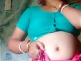 Horny Desi Bhabhi flaunts her pussy on camera