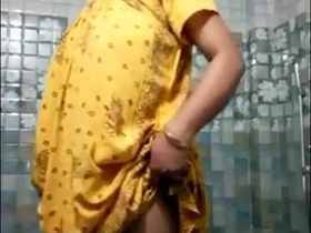 Nasima Bhabhi's steamy shower MMS