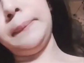 Young babe flaunts her smooth pussy and big butt