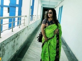 Indian bhabhi's one-night stand leads to steamy sex in Hindi!