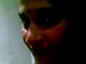 Desi mallu auntie with big boobs gets naughty