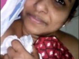 Hubby secretly records his Tamil wife's nude body