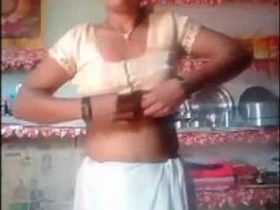 Desi bhabhi in village pleasures herself with MMC 5