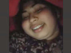 Bangladeshi bhabhi flaunts her pussy on video call