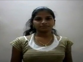 Telugu college girl flaunts her big tits in steamy video