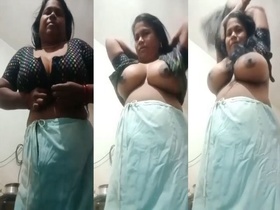 Cheating bhabhi flaunts her huge natural boobs