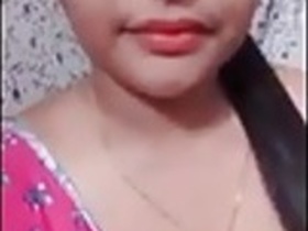 Desi beauty flaunts her big boobs and crushes them