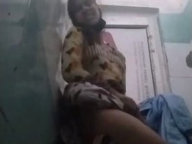 Desi couple engages in quick sex