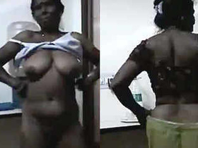 Indian aunty flaunts her big boobs and curvy ass