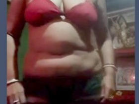 Desi aunty unveils her friend's naked body