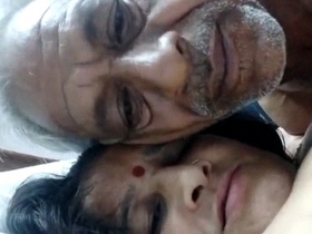 Desi sex tape: Desipapa and his domestic nurse aunt in steamy action