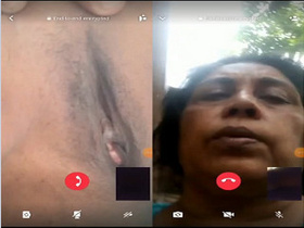 Indian aunty flaunts her mature body and pussy in exclusive video
