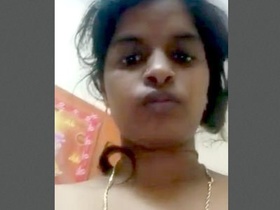 Desi teen flaunts her body and plays with herself in public