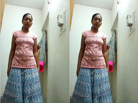 Indian amateur girl Mallu reveals her body parts in exclusive video