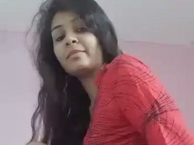 Cute Indian girl flaunts her tight asshole