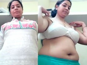 Married woman flaunts her naked body to her boyfriend, highlighting her big belly button