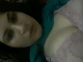 Pakistani babe's part clip shows her sexy moves