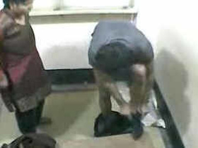 Desi manager fucks his wife in his cabin