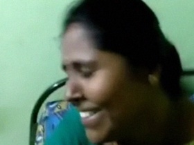 Tamil wife in sari flaunts her bare pussy in cheating scandal video