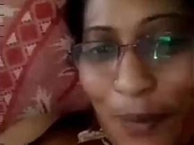 Desi auntie flaunts her breasts and genitalia on VK