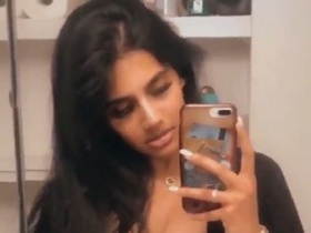 Tamil model flaunts her curves in nude selfies video