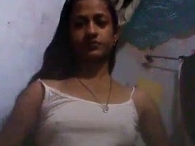 Exclusive video of a Desi beauty in the nude