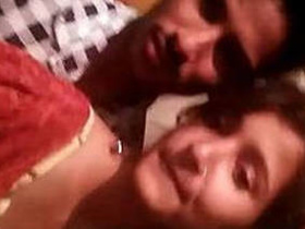 BF gives Indian girlfriend a hard fucking in amateur video