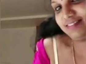 Naked Kerala auntie in solo porn video