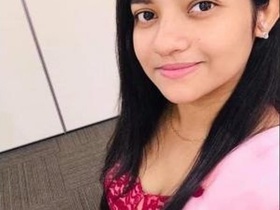 Cute girl Heena gets her marged in steamy video