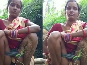 Desi MMS video of Odia bhabhi peeing in public