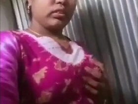 Horny Pakhi Bhabhi sends MMS to Bangla boy